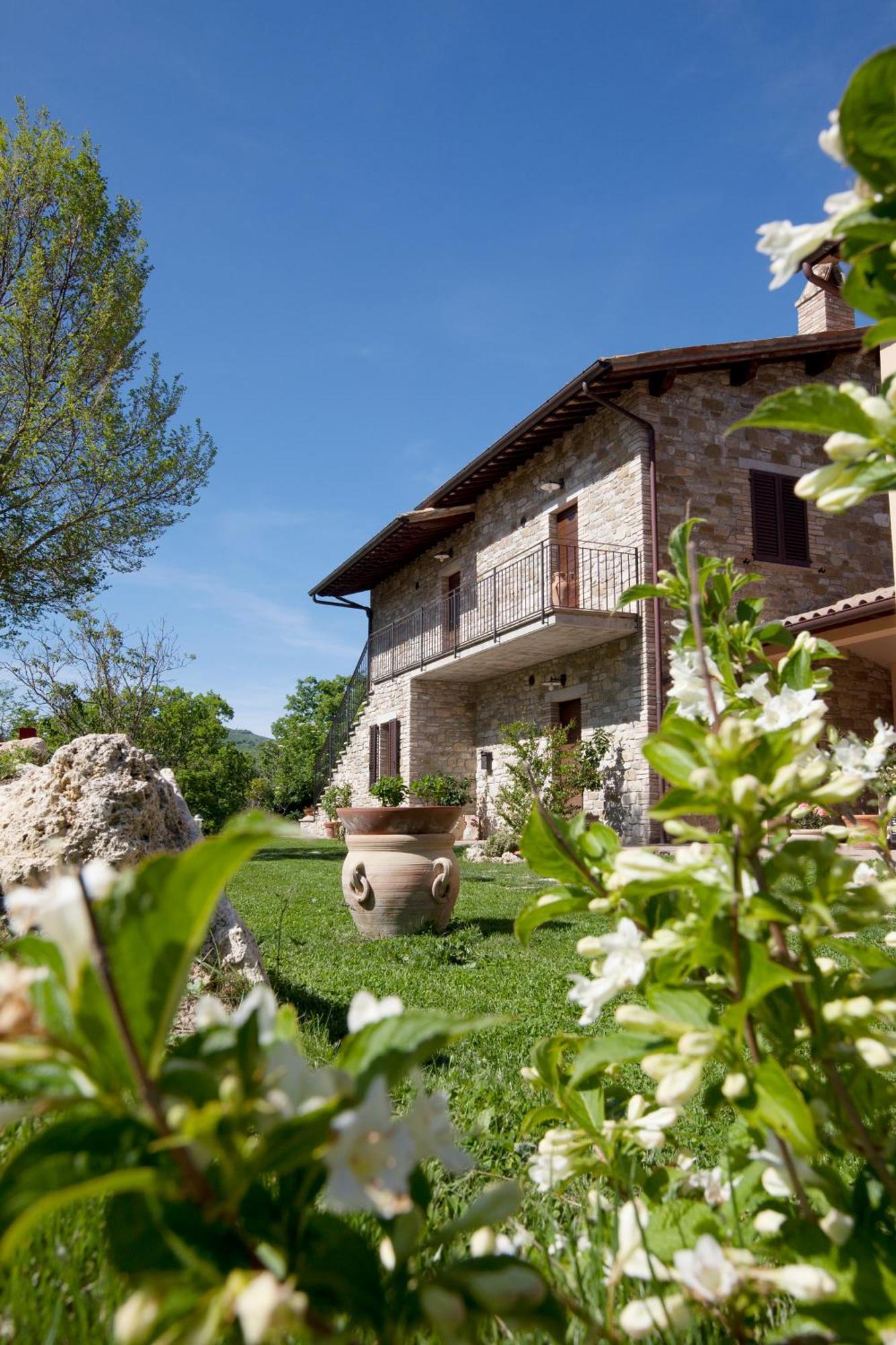 Relais Parco Del Subasio Villa Piano Delle Pieve Eksteriør bilde